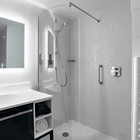 Hampton By Hilton Toulouse Airport Otel 3*