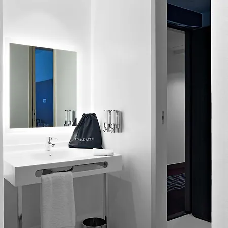 Otel Hampton By Hilton Toulouse Airport 3*