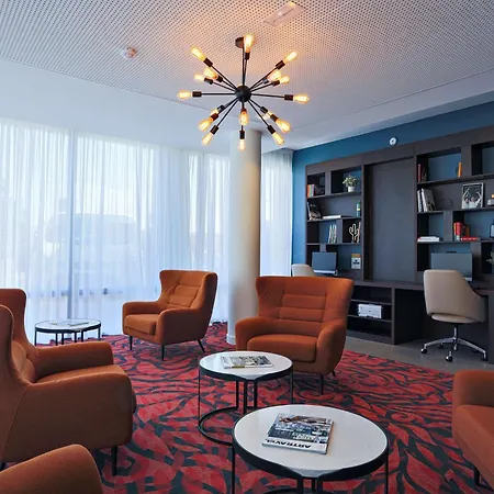 Hampton By Hilton Toulouse Airport Otel 3*