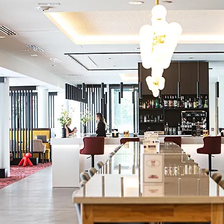 Osko Toulouse Aeroport Hotel 3*