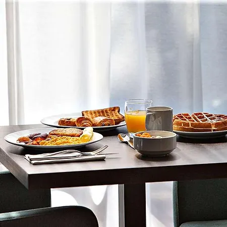Hampton By Hilton Toulouse Airport 3*