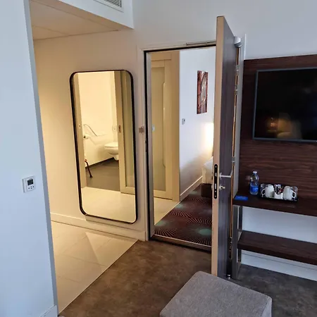 Otel Osko Toulouse Aeroport 4*