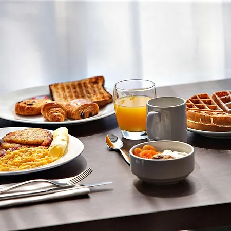 Hotel Hampton By Hilton Toulouse Airport 3*