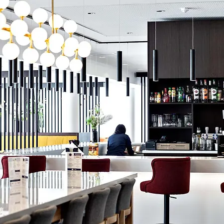 Hotel Hampton By Hilton Toulouse Airport 3*