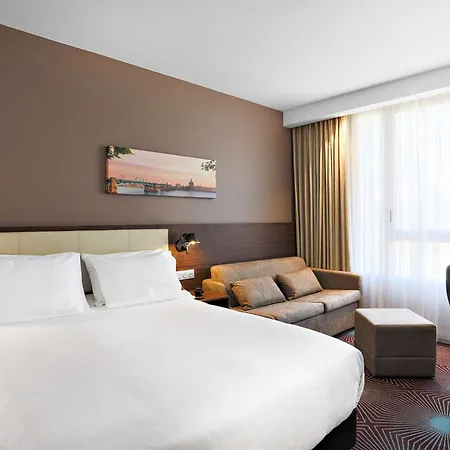 Hampton By Hilton Toulouse Airport Hotel 3*