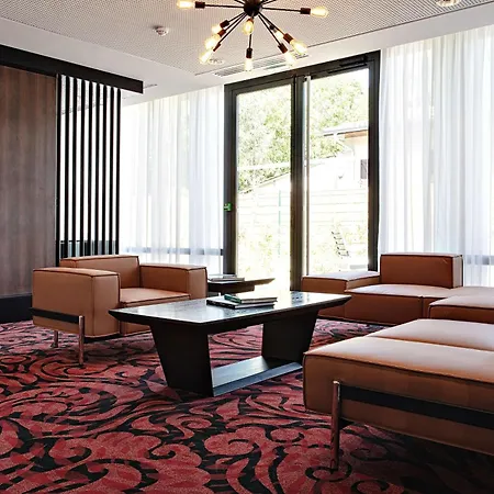 Hampton By Hilton Toulouse Airport 3*