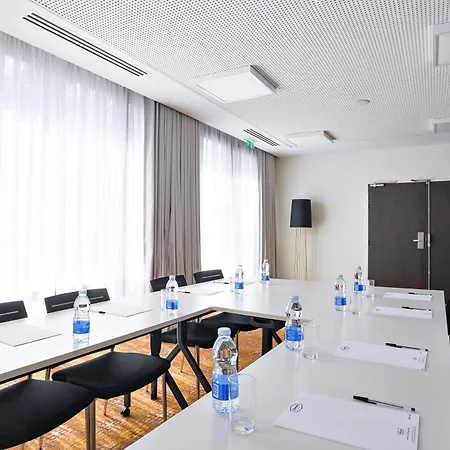 Osko Toulouse Aeroport Otel Blagnac