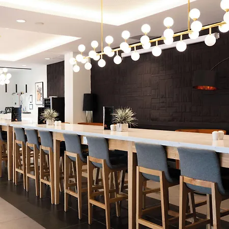 Osko Toulouse Aeroport Hotel 4*